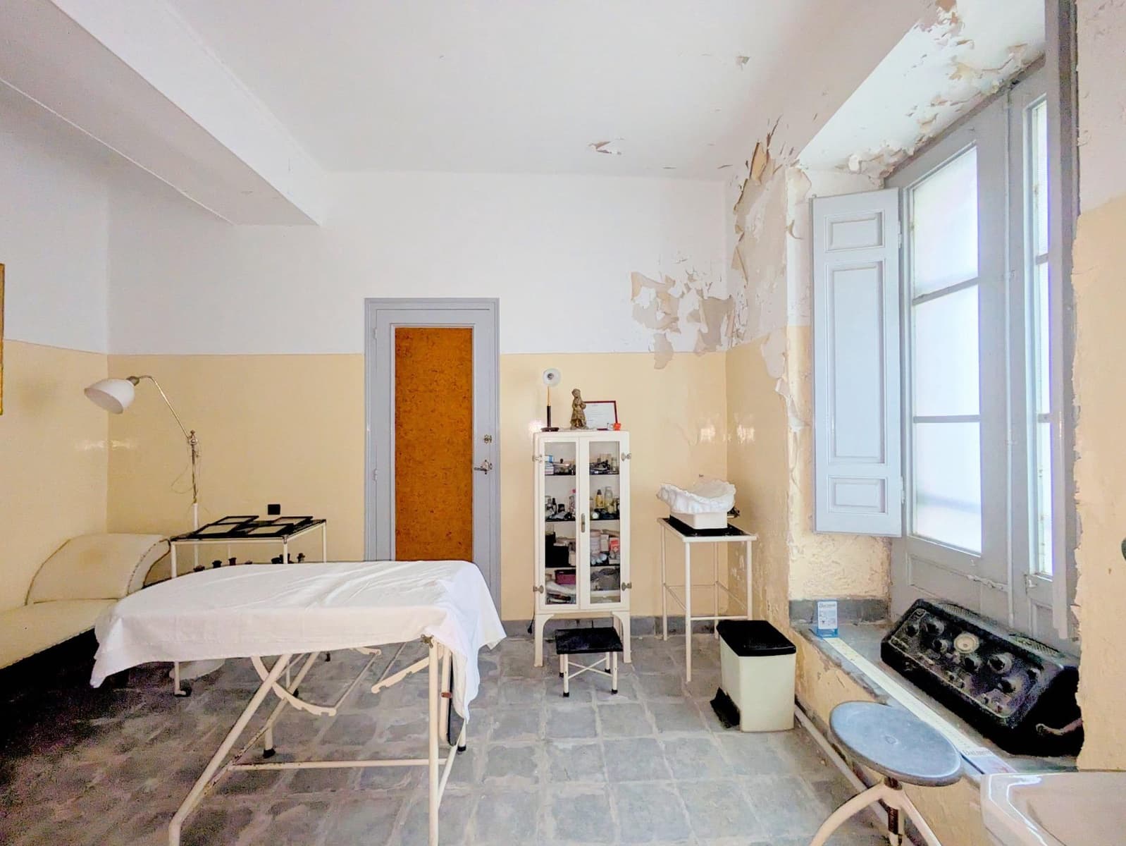 5 bedroom Townhouse for sale in Amposta with garage - € 425,000 (Ref: 9738557)