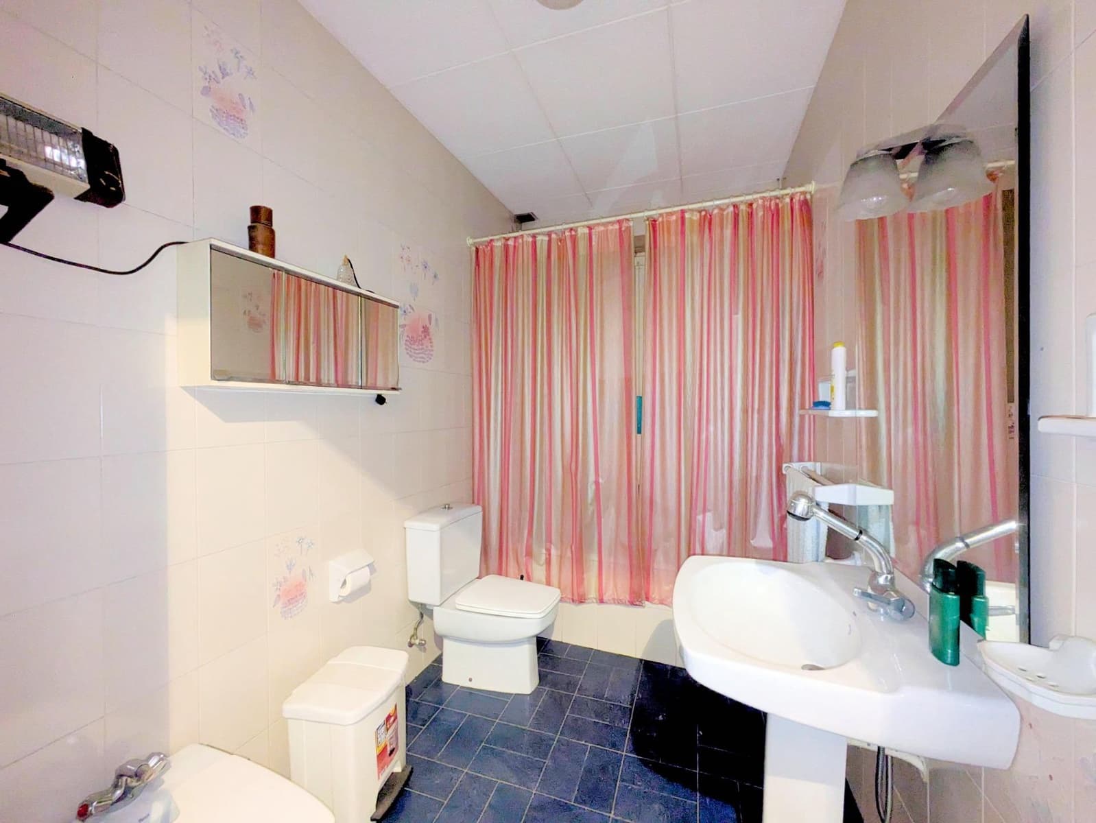 5 bedroom Townhouse for sale in Amposta with garage - € 425,000 (Ref: 9738557)