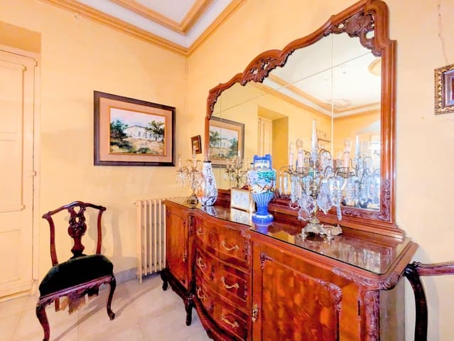 5 bedroom Townhouse for sale in Amposta with garage - € 425,000 (Ref: 9738557)