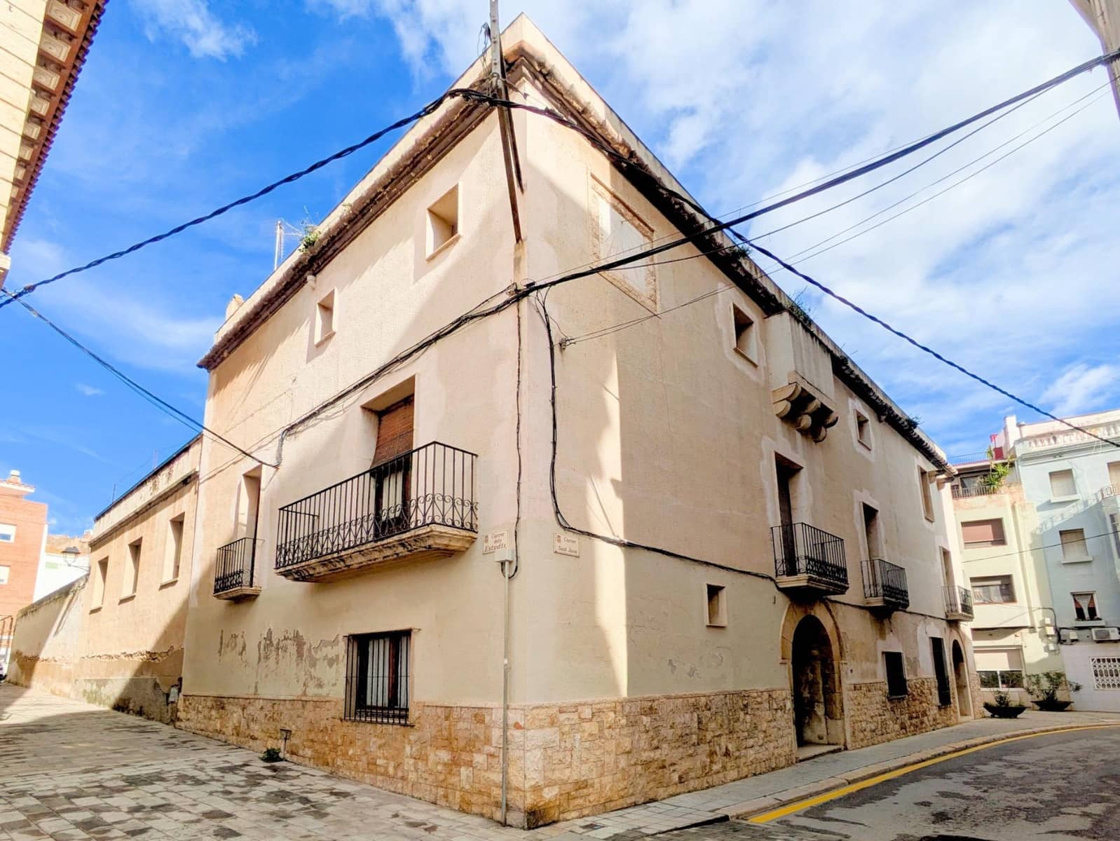 5 bedroom Townhouse for sale in Amposta with garage - € 425,000 (Ref: 9738557)