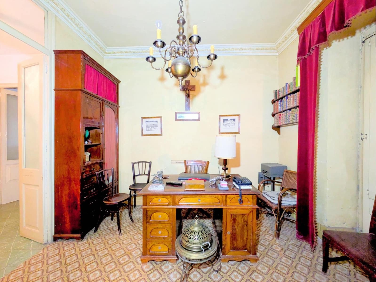 5 bedroom Townhouse for sale in Amposta with garage - € 425,000 (Ref: 9738557)