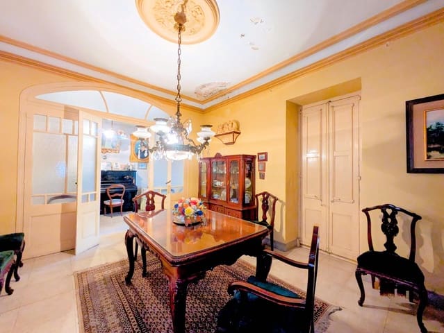 5 bedroom Townhouse for sale in Amposta with garage - € 425,000 (Ref: 9738557)