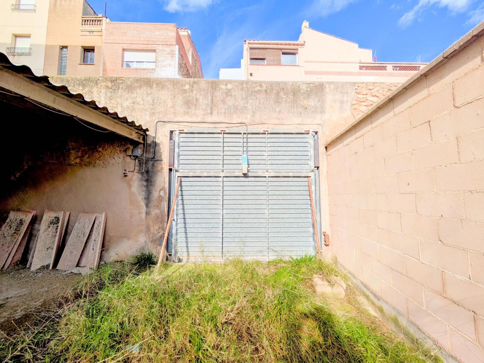 5 bedroom Townhouse for sale in Amposta with garage - € 425,000 (Ref: 9738557)