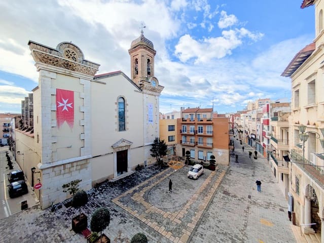 5 bedroom Townhouse for sale in Amposta with garage - € 425,000 (Ref: 9738557)