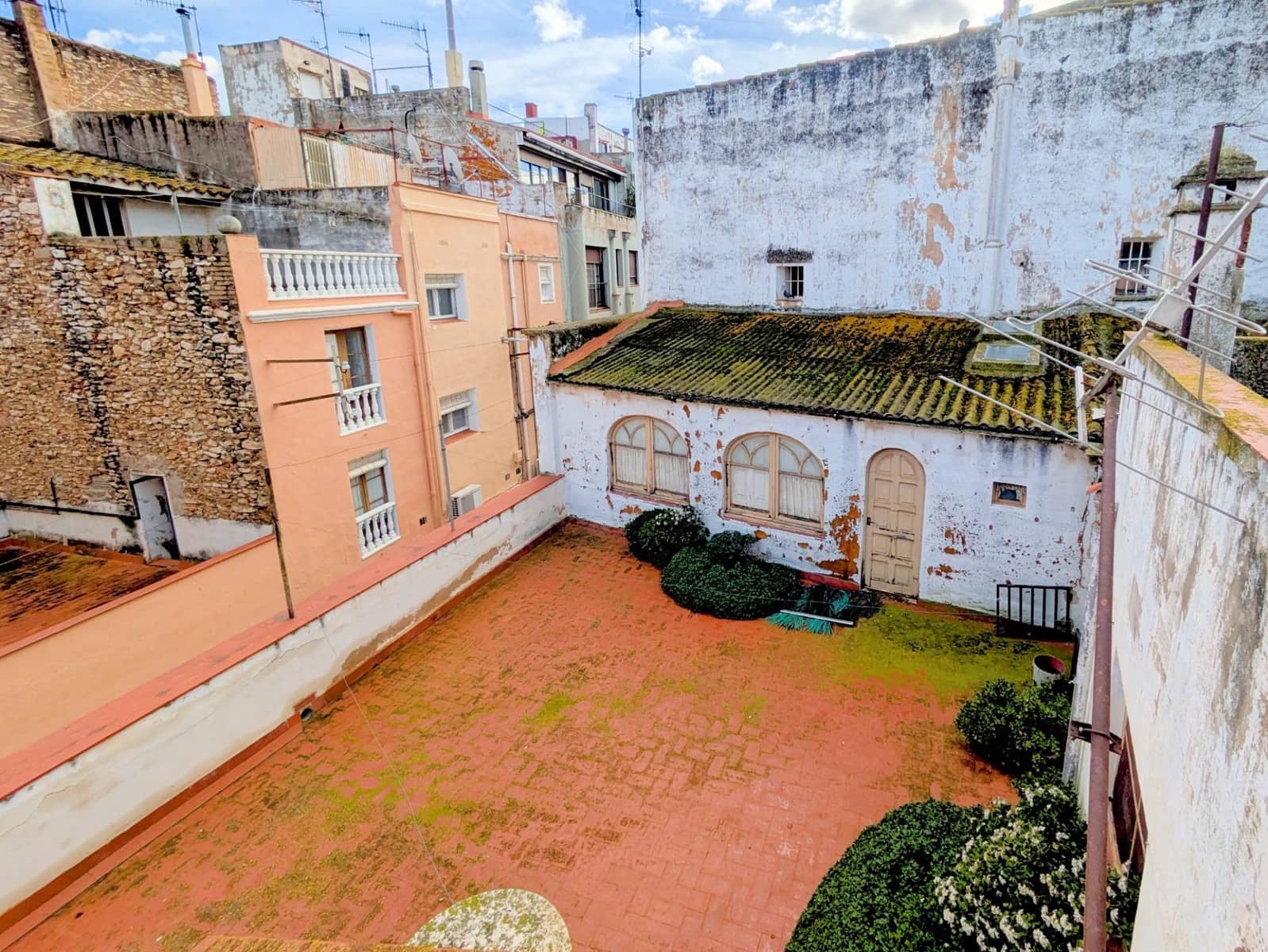 5 bedroom Townhouse for sale in Amposta with garage - € 425,000 (Ref: 9738557)