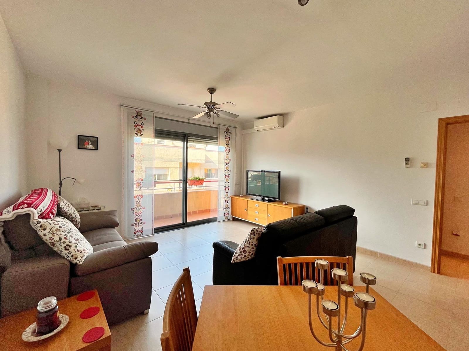 4 bedroom Flat for sale in Santa Barbara with garage - € 108,000 (Ref: 9840368)