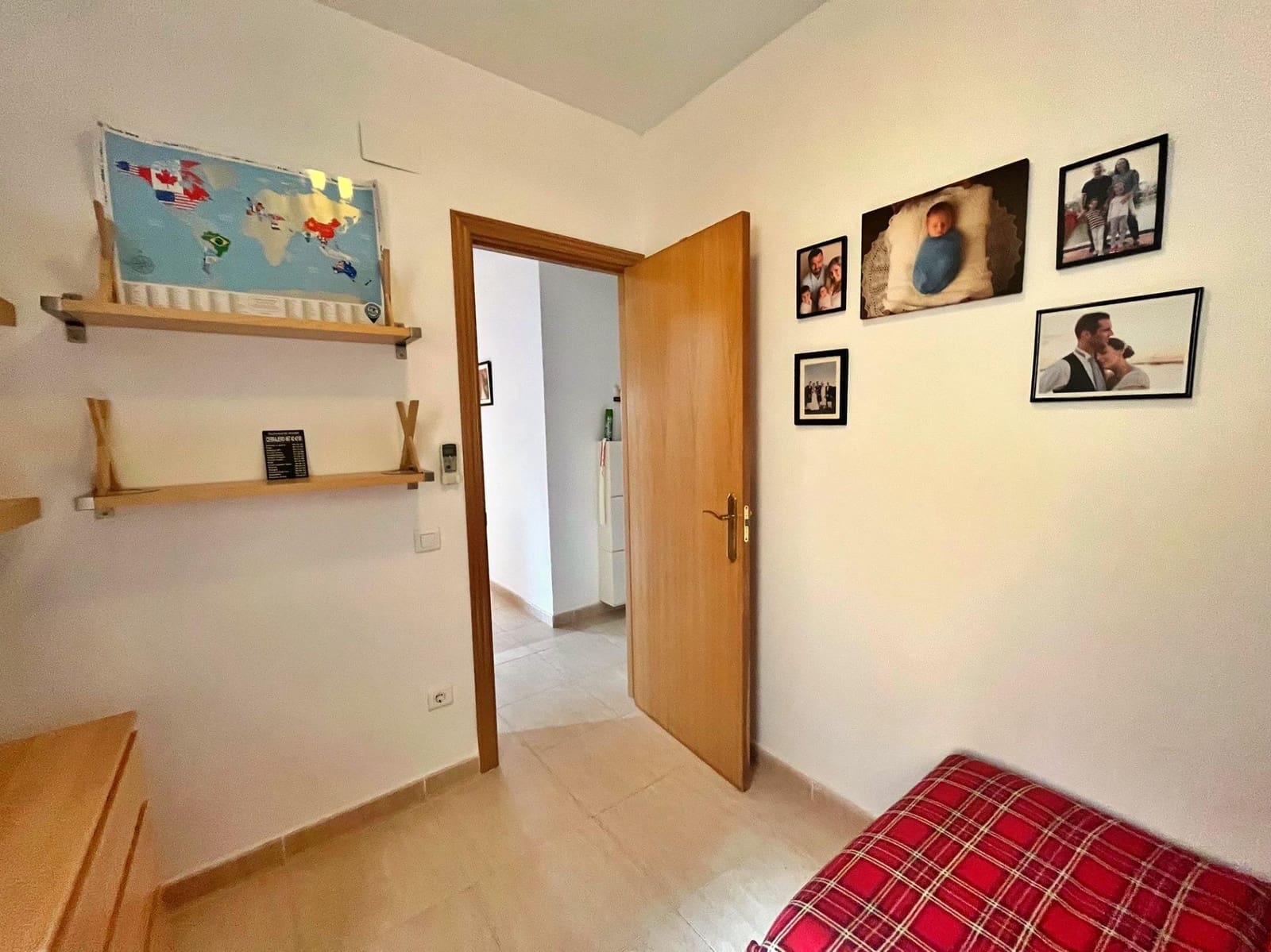 4 bedroom Flat for sale in Santa Barbara with garage - € 108,000 (Ref: 9840368)