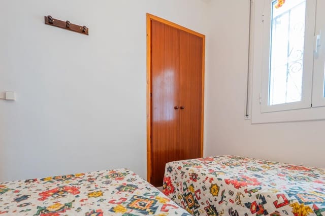 3 quarto Moradia para venda em Deltebre com piscina - 215 000 € (Ref: 9849356)