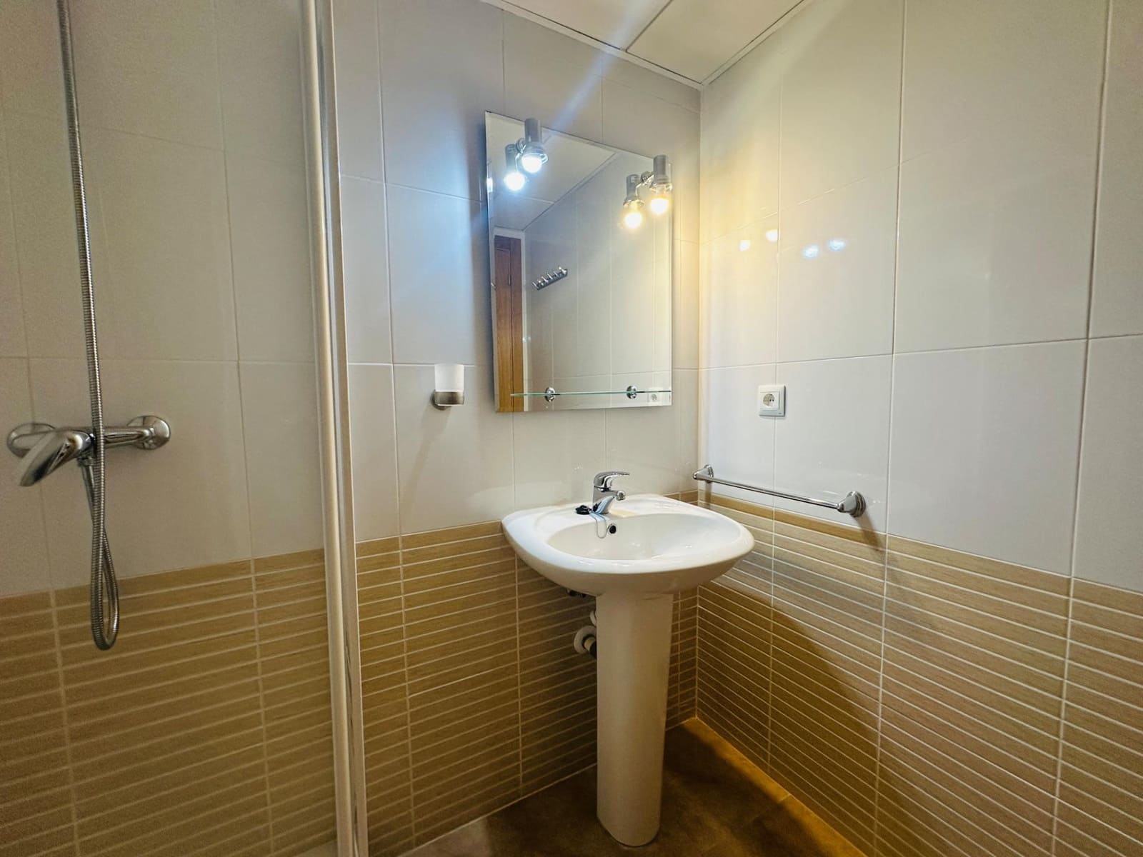3 bedroom Apartment for sale in Masdenverge - € 104,000 (Ref: 9876416)