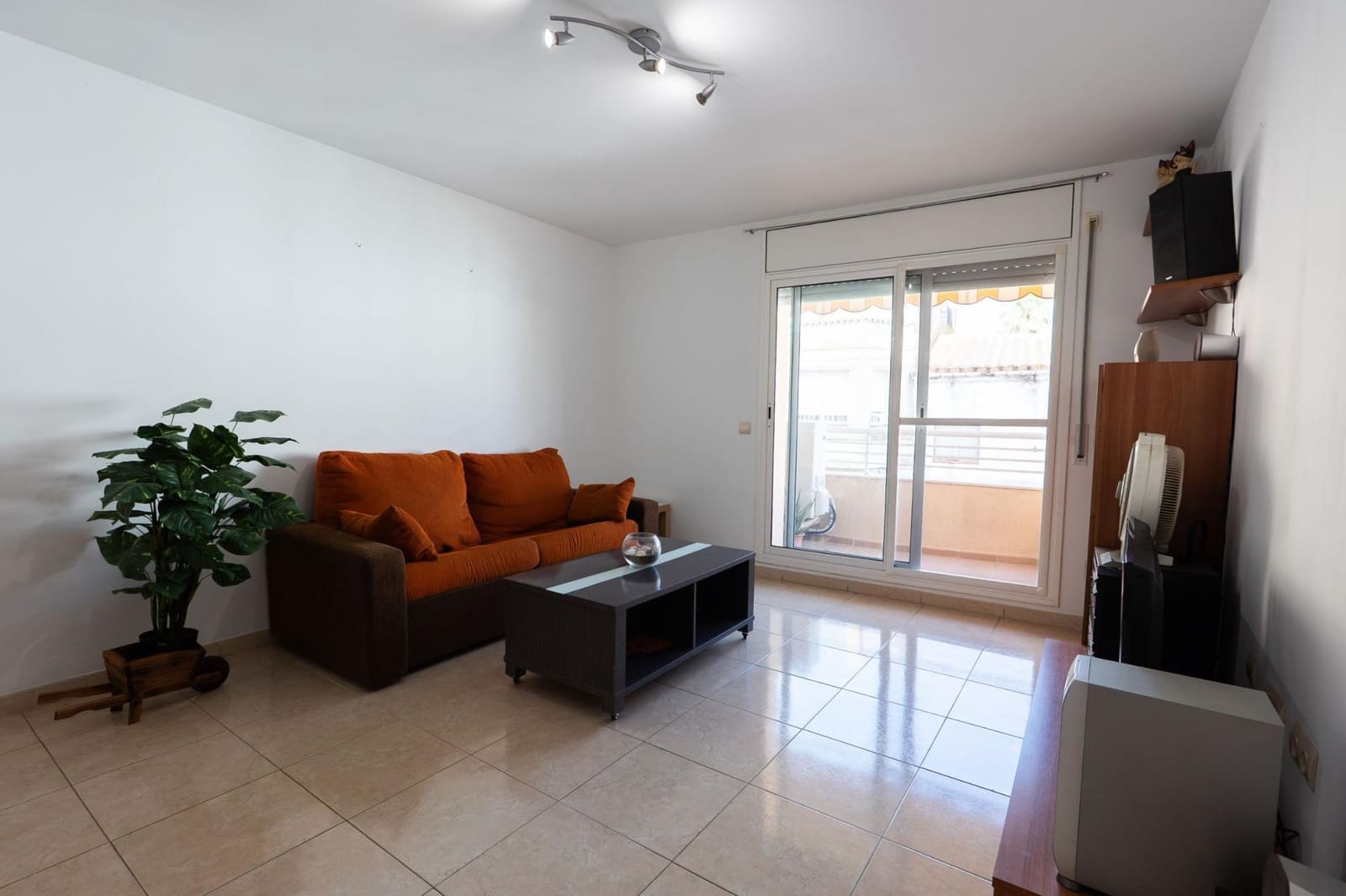 2 bedroom Flat for sale in Sant Jaume d'Enveja - € 97,000 (Ref: 9927394)