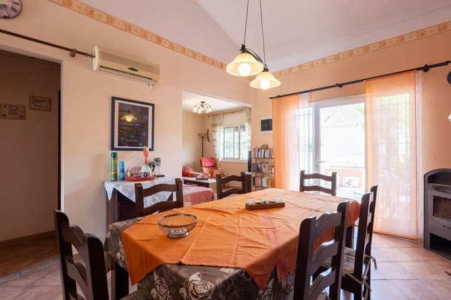2 slaapkamer Villa te koop in Deltebre met zwembad - € 205.000 (Ref: 9970605)