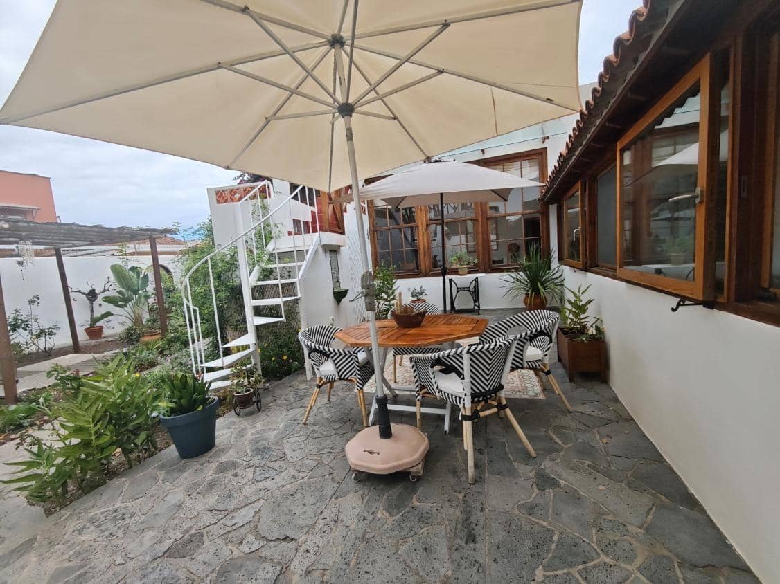 4 quarto Casa em Banda para venda em Garachico com garagem - 799 000 € (Ref: 10044832)