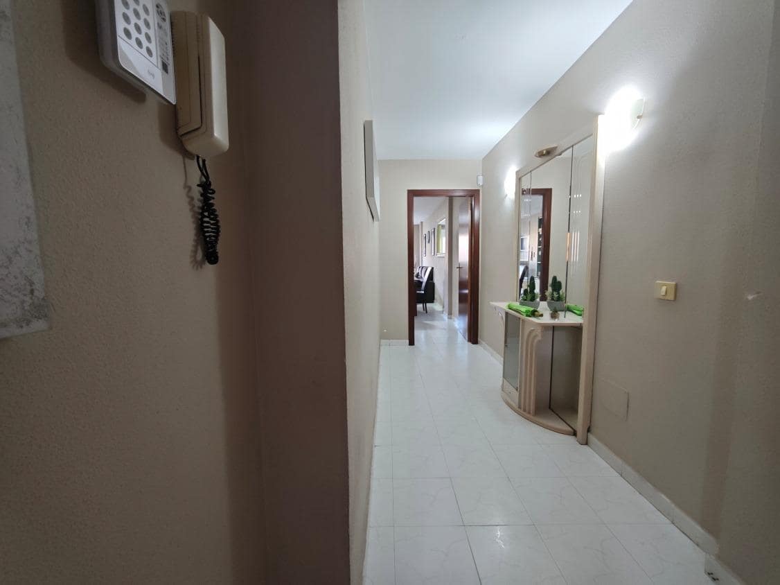 3 bedroom Apartment for sale in El Medano with garage - € 349,000 (Ref: 10049294)