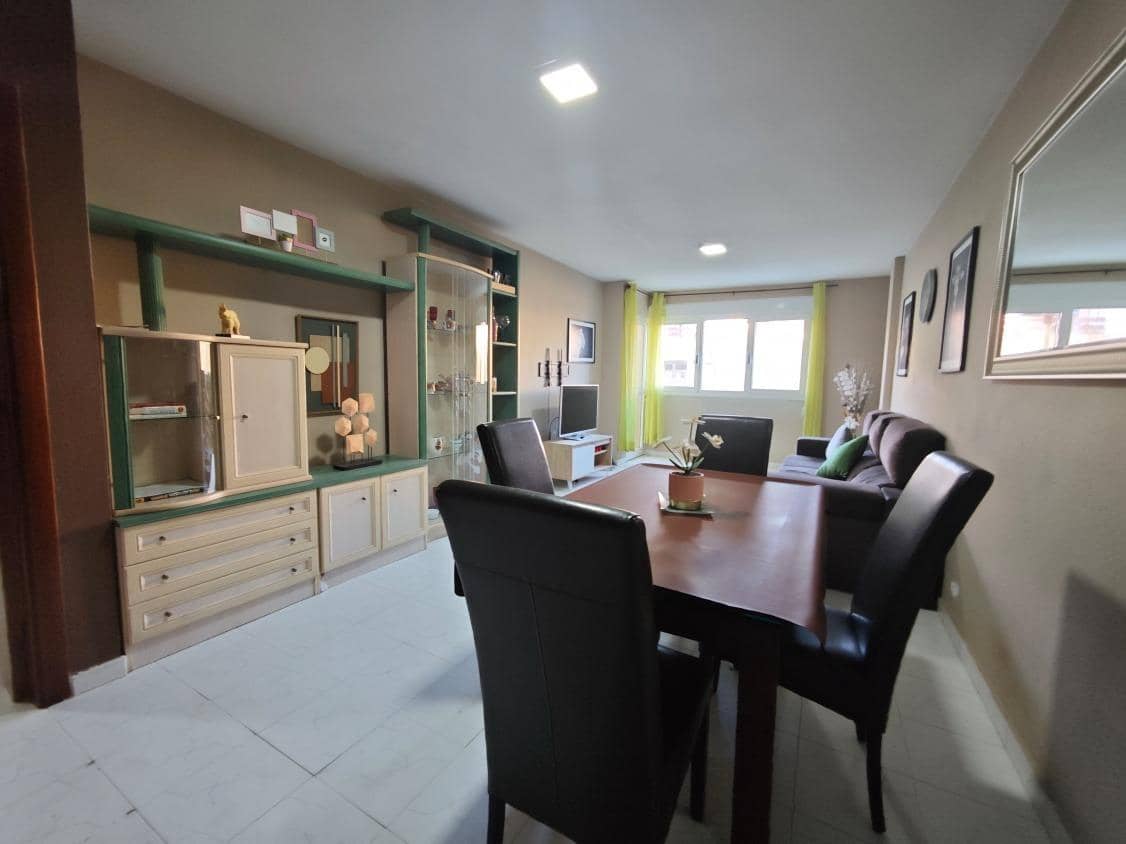 3 bedroom Apartment for sale in El Medano with garage - € 349,000 (Ref: 10049294)