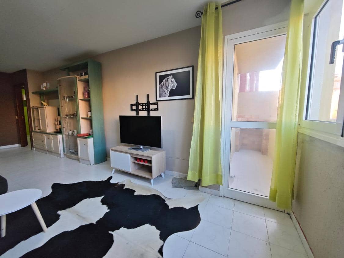 3 bedroom Apartment for sale in El Medano with garage - € 349,000 (Ref: 10049294)