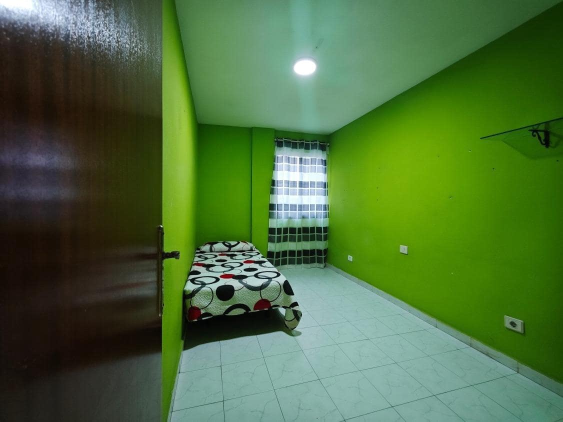 3 bedroom Apartment for sale in El Medano with garage - € 349,000 (Ref: 10049294)