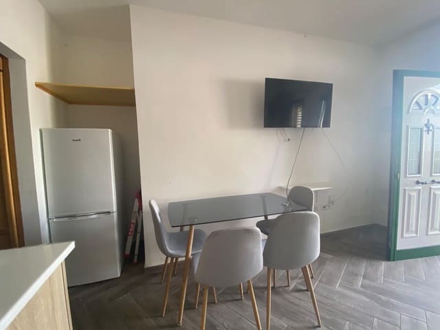 1 slaapkamer Appartement te huur in Granadilla de Abona - € 750 (Ref: 10136087)