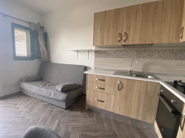 1 slaapkamer Appartement te huur in Granadilla de Abona - € 750 (Ref: 10136087)