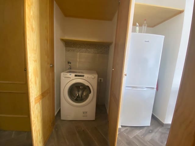 1 slaapkamer Appartement te huur in Granadilla de Abona - € 750 (Ref: 10136087)