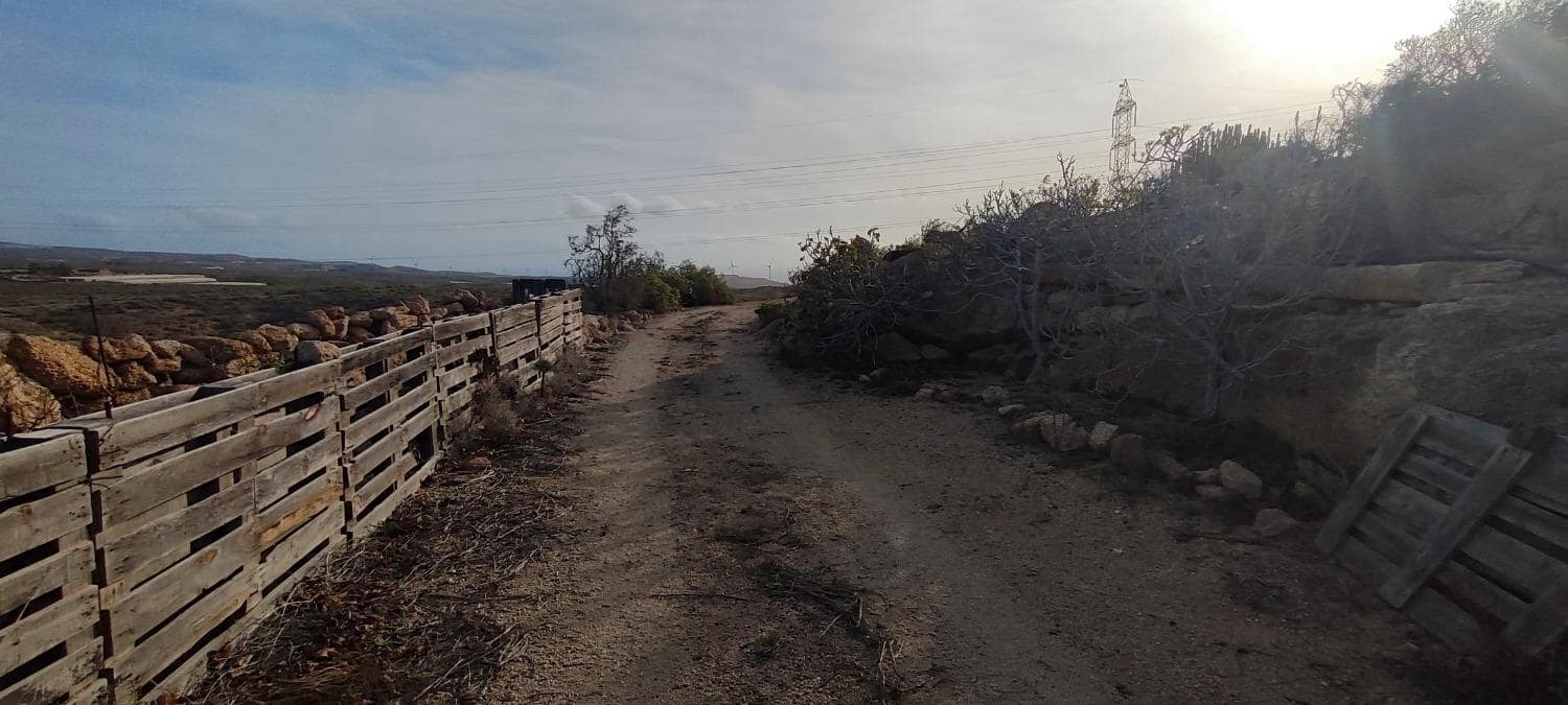 Grunde uden byggetilladelser til salg i Chimiche - € 165.000 (Ref: 8691101)