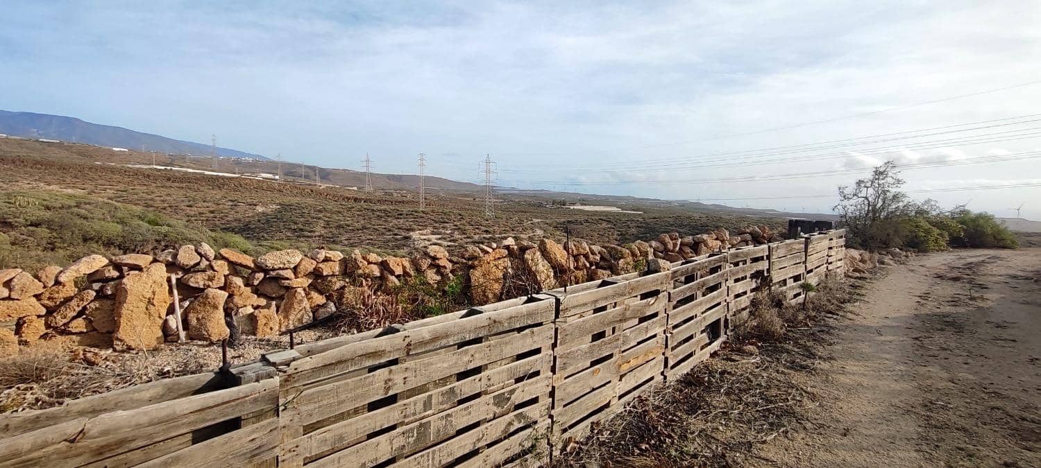 Grunde uden byggetilladelser til salg i Chimiche - € 165.000 (Ref: 8691101)