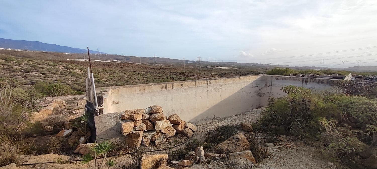 Grunde uden byggetilladelser til salg i Chimiche - € 165.000 (Ref: 8691101)