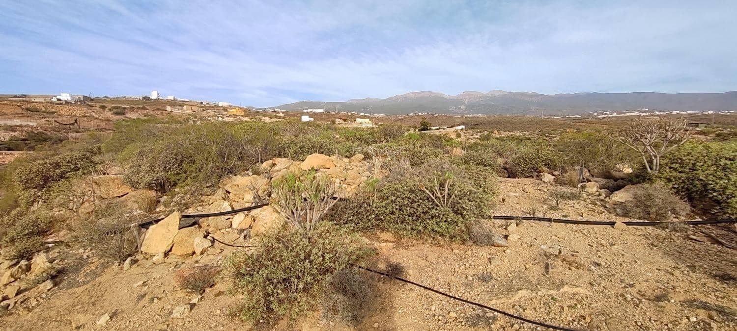 Grunde uden byggetilladelser til salg i Chimiche - € 165.000 (Ref: 8691101)