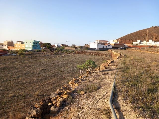 Terrain à Bâtir à vendre à Charco del Pino, Granadilla de Abona - 260 000 € (Ref: 8827531)