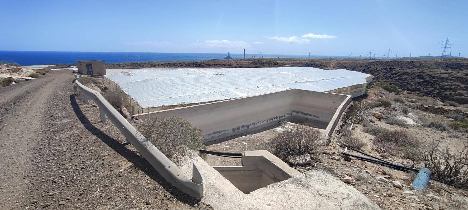 Ubebygd land til salgs i Chimiche - € 147 900 (Ref: 8879832)