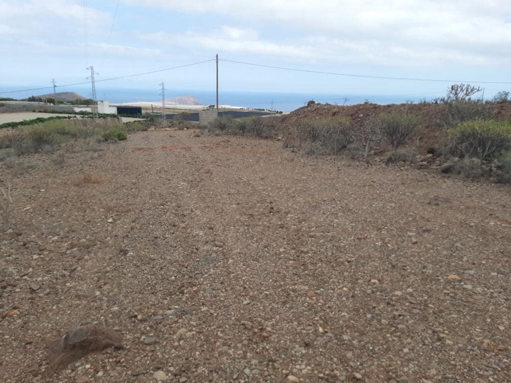 Grunde uden byggetilladelser til salg i San Isidro de Abona - € 80.000 (Ref: 9189640)