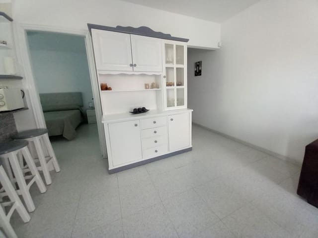 1 bedroom Apartment for rent in El Medano, Granadilla de Abona - € 1,300 (Ref: 9191026)