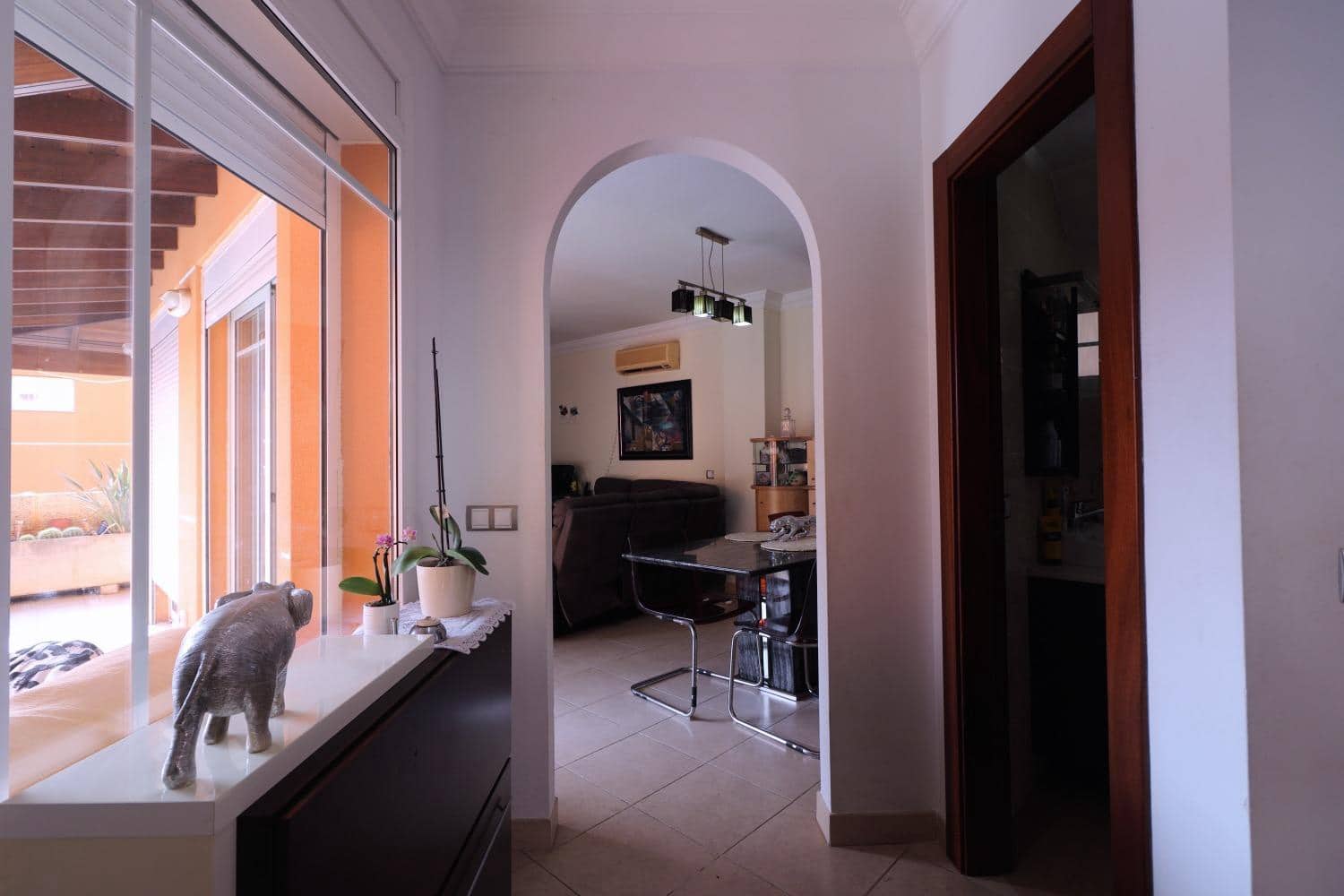 4 makuuhuone Huvila myytävänä paikassa Los Cristianos mukana uima-altaan 
autotalli - 1 030 000 € (Ref: 9208554)