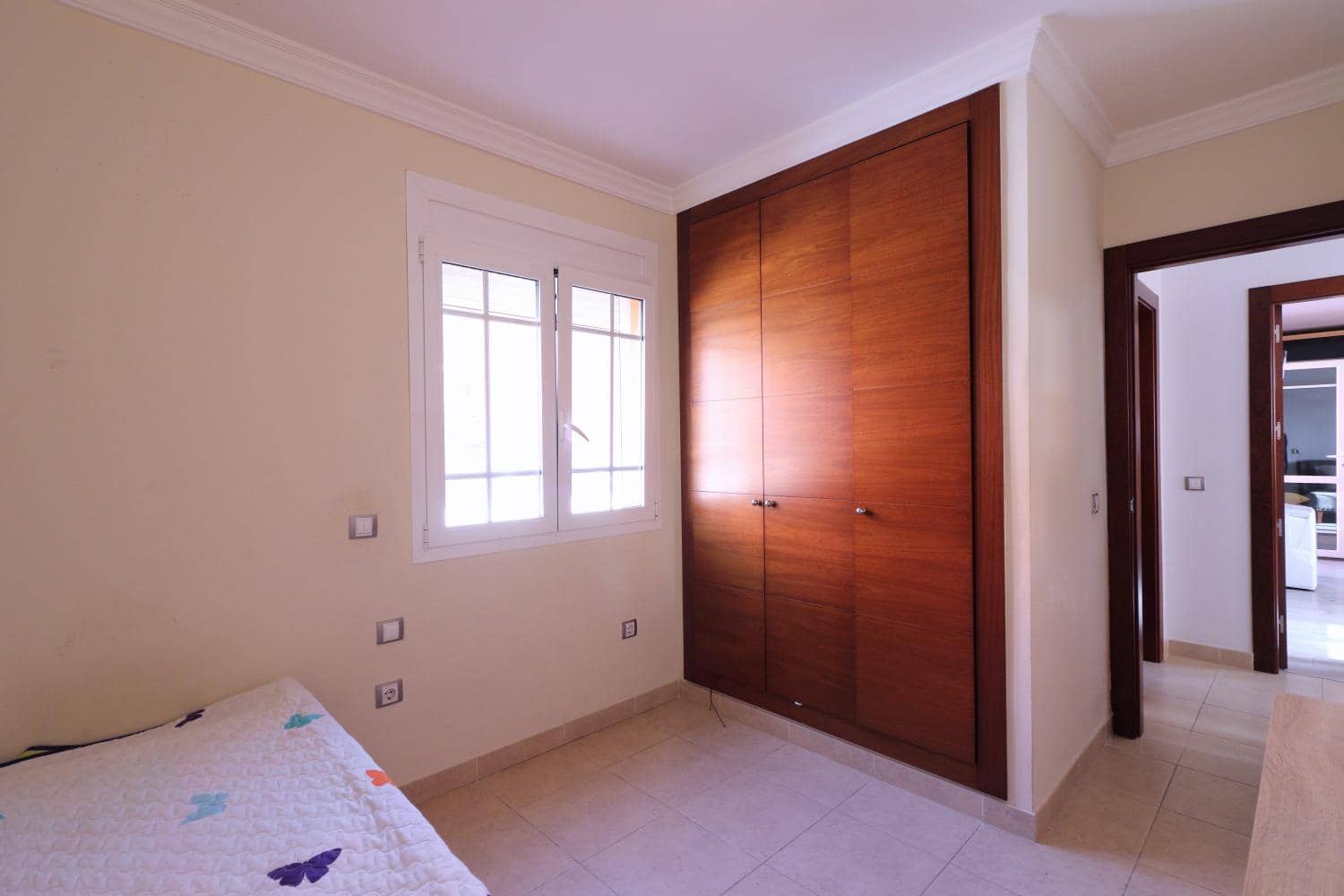 4 makuuhuone Huvila myytävänä paikassa Los Cristianos mukana uima-altaan 
autotalli - 1 030 000 € (Ref: 9208554)