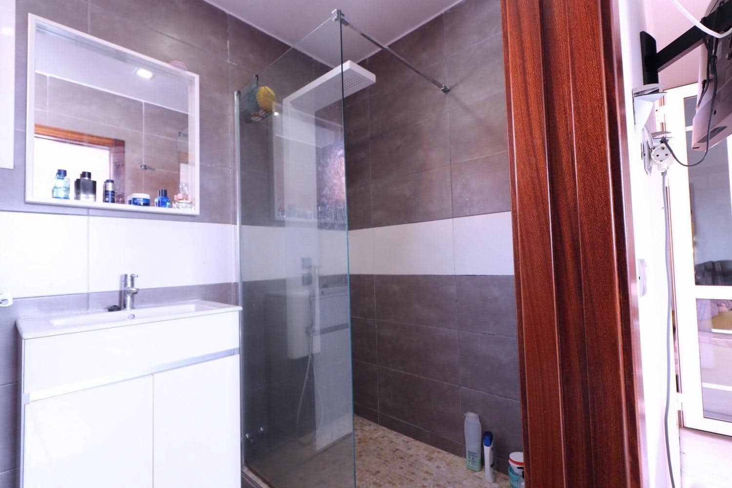 4 makuuhuone Huvila myytävänä paikassa Los Cristianos mukana uima-altaan 
autotalli - 1 030 000 € (Ref: 9208554)