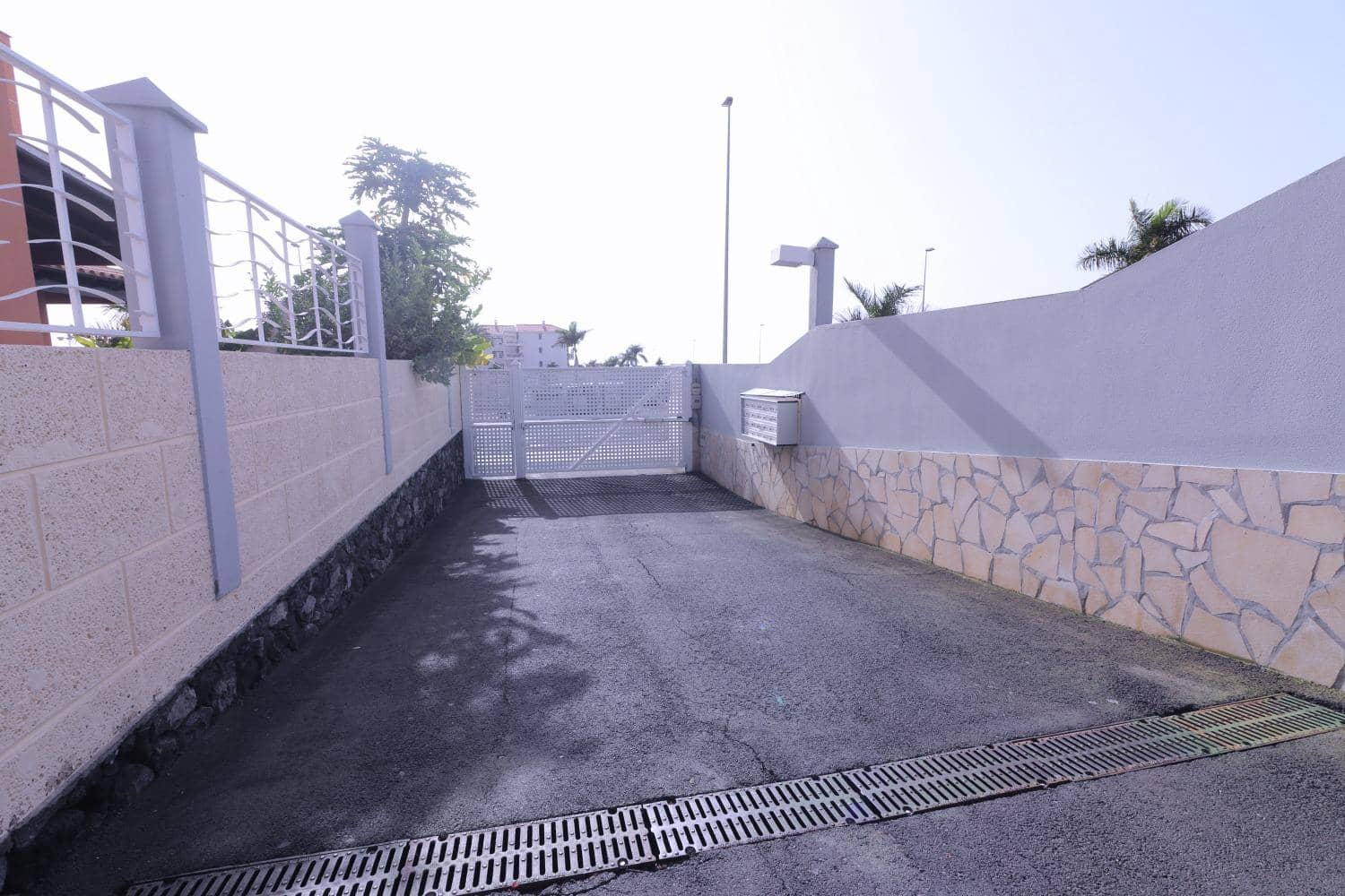 4 makuuhuone Huvila myytävänä paikassa Los Cristianos mukana uima-altaan 
autotalli - 1 030 000 € (Ref: 9208554)