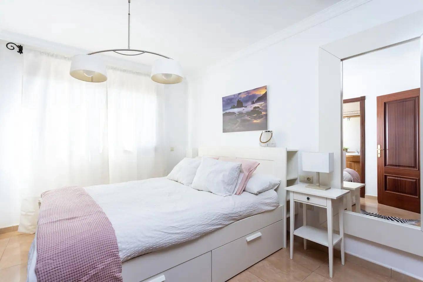 Villa/Maison Mitoyenne de 3 chambres à louer à El Medano avec piscine garage - 2 200 € (Ref: 9367477)