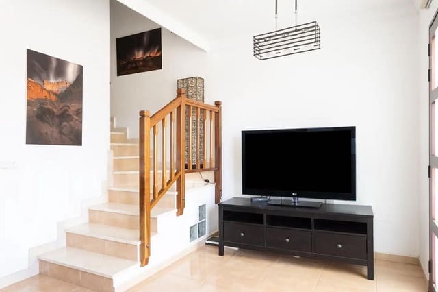 3 camera da letto Villetta a Schiera da affittare in El Medano, Granadilla de Abona con piscina garage - 2.200 € (Rif: 9367477)