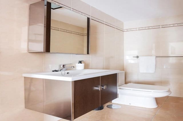 3 camera da letto Villetta a Schiera da affittare in El Medano, Granadilla de Abona con piscina garage - 2.200 € (Rif: 9367477)