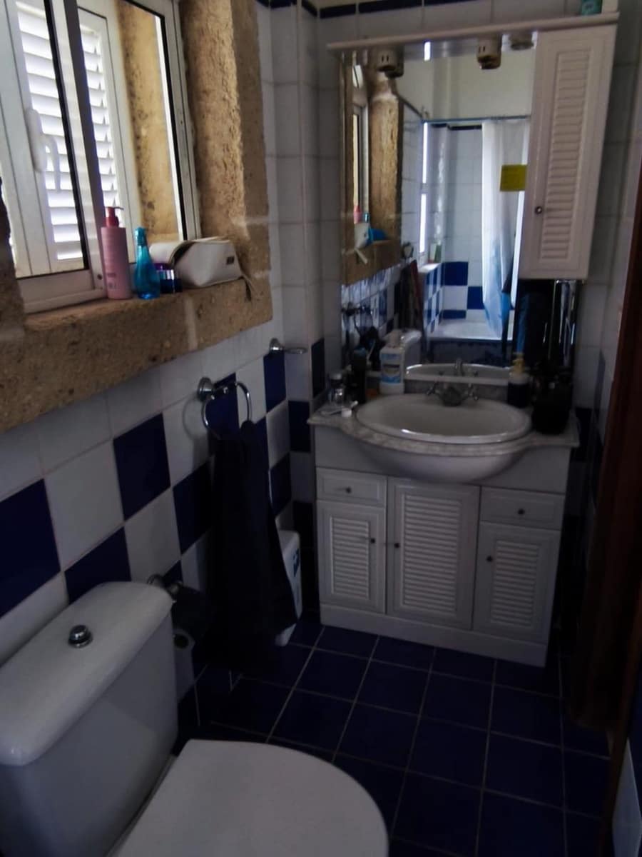 3 makuuhuone Omakotitalo myytävänä paikassa Adeje mukana 
autotalli - 410 000 € (Ref: 9804280)