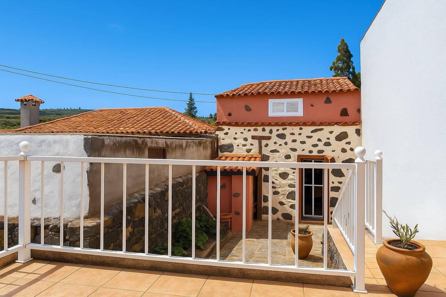 3 makuuhuone Omakotitalo myytävänä paikassa Adeje mukana 
autotalli - 410 000 € (Ref: 9804280)