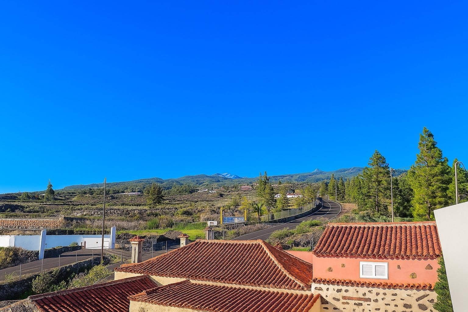 3 makuuhuone Omakotitalo myytävänä paikassa Adeje mukana 
autotalli - 410 000 € (Ref: 9804280)