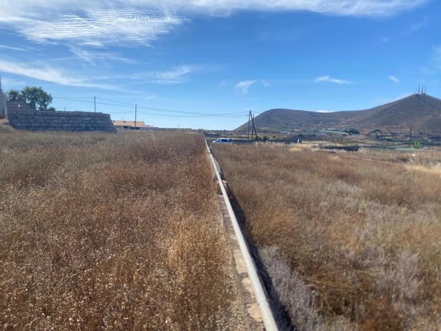 Grunde uden byggetilladelser til salg i Charco del Pino, Granadilla de Abona - € 145.000 (Ref: 9924604)