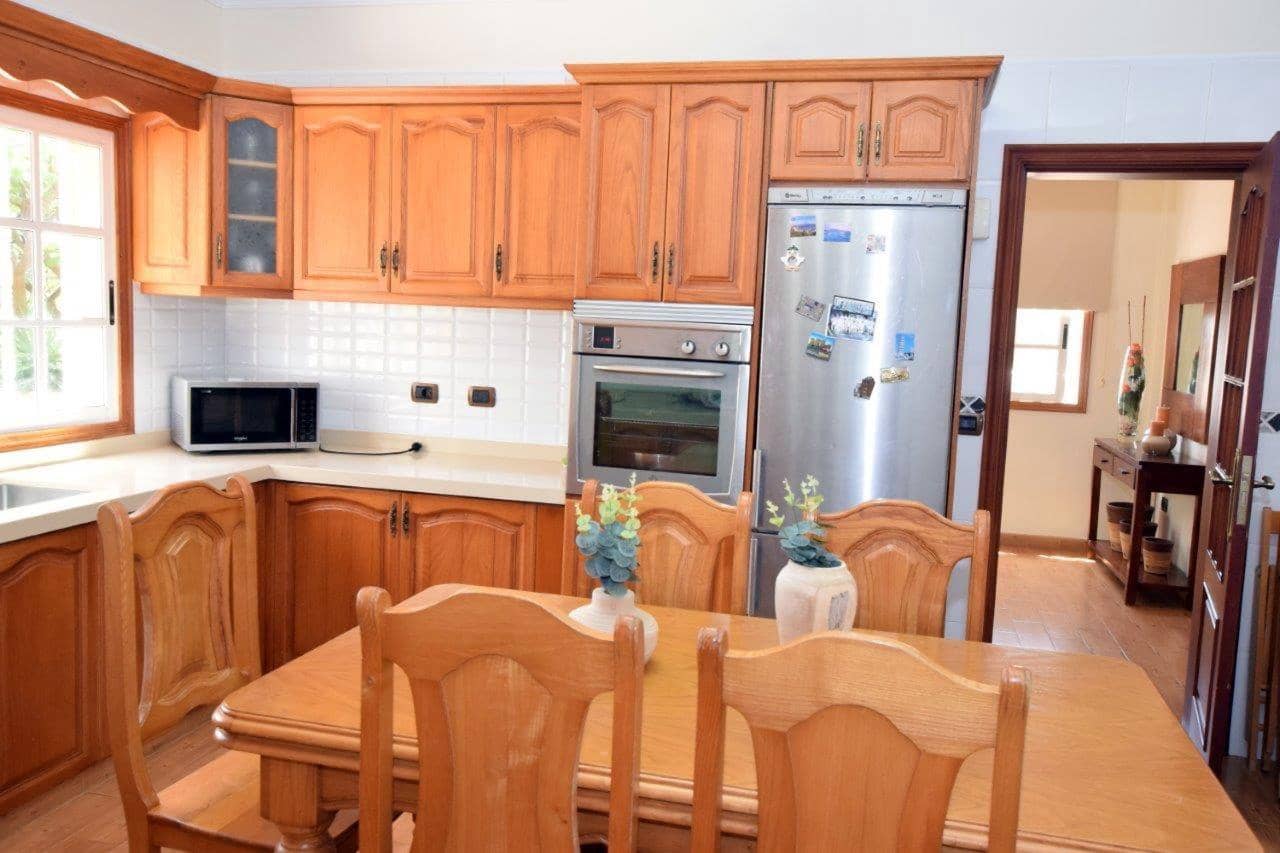4 chambre Villa/Maison à vendre à San Miguel de Abona avec piscine garage - 1 230 000 € (Ref: 9939951)