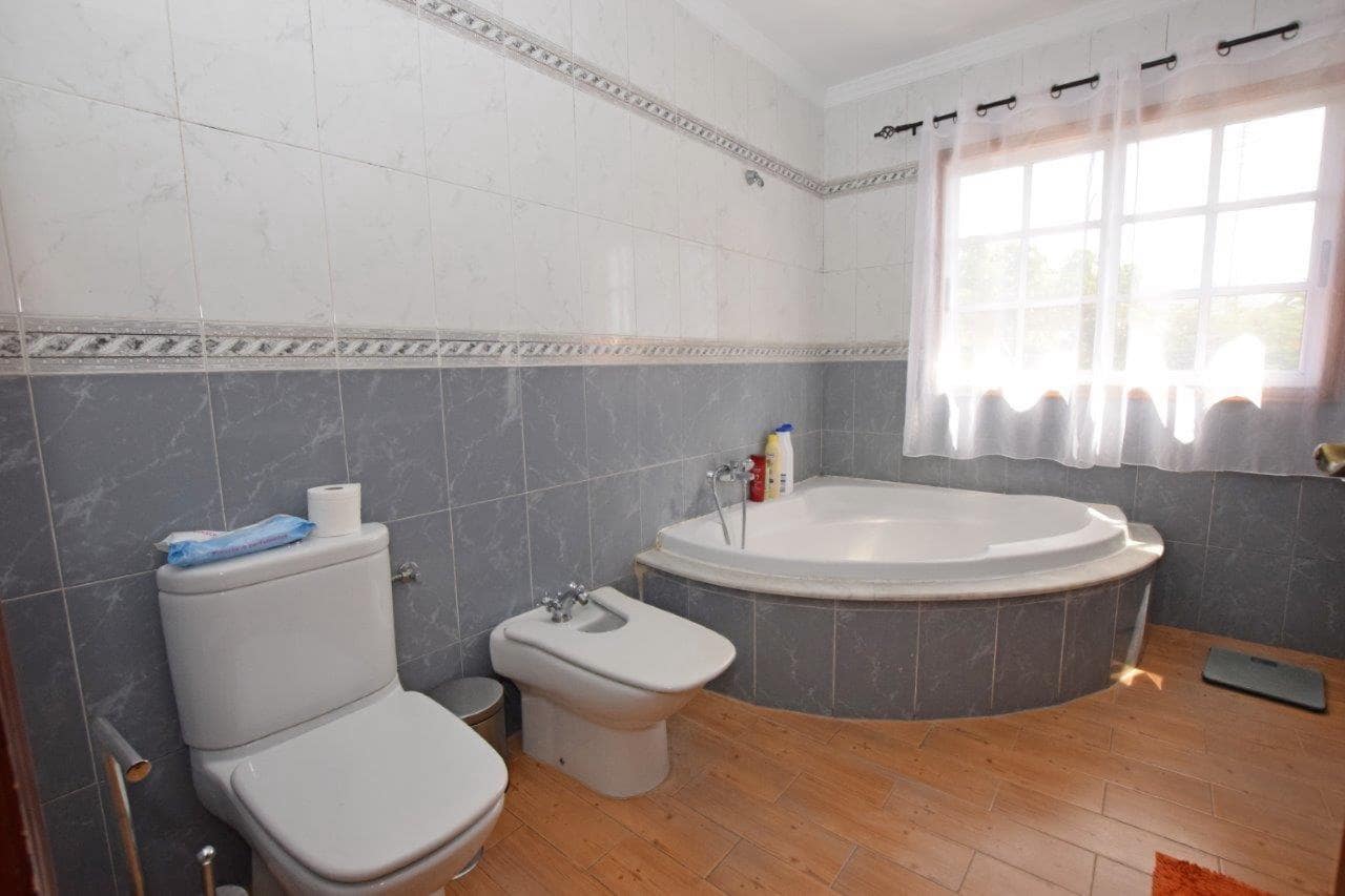 4 chambre Villa/Maison à vendre à San Miguel de Abona avec piscine garage - 1 230 000 € (Ref: 9939951)