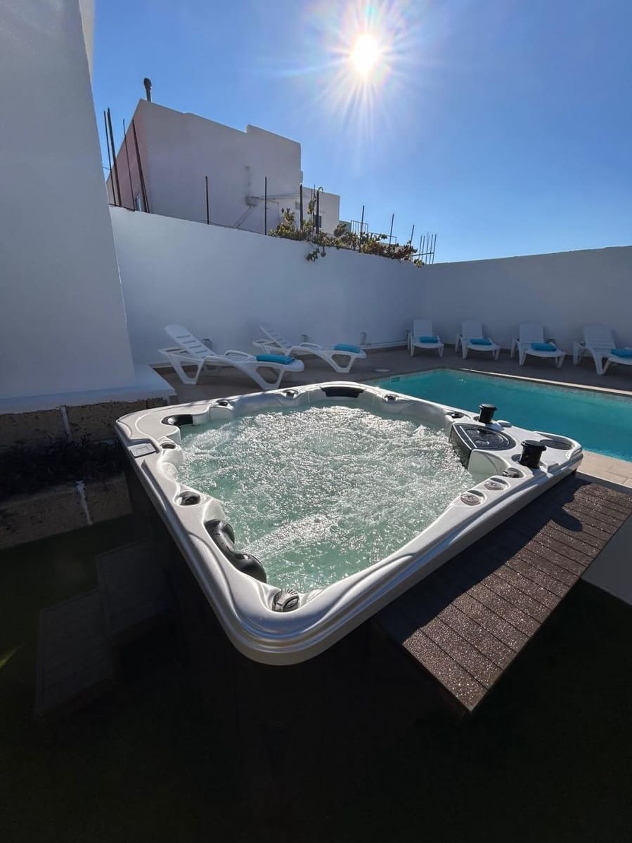 4 chambre Villa/Maison à vendre à San Miguel de Abona avec piscine - 620 000 € (Ref: 9942510)