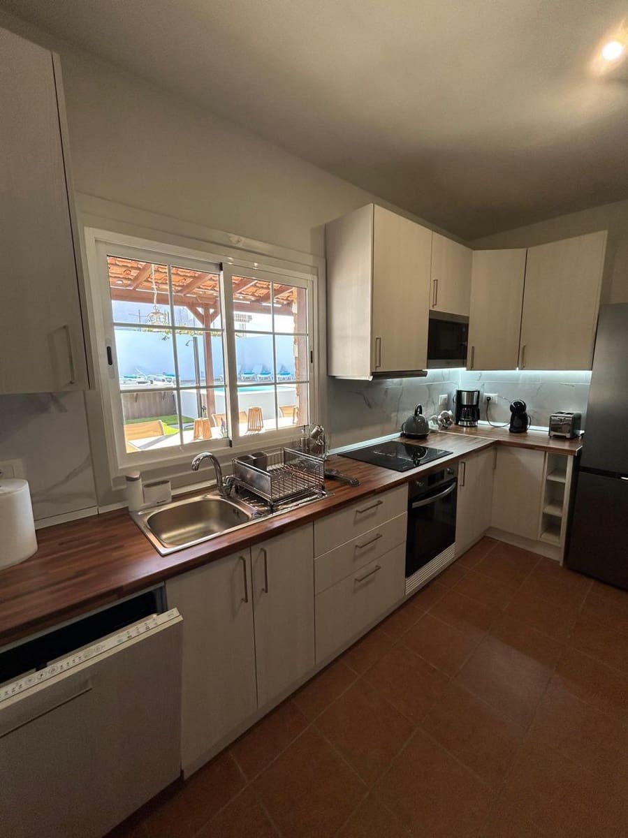4 chambre Villa/Maison à vendre à San Miguel de Abona avec piscine - 620 000 € (Ref: 9942510)