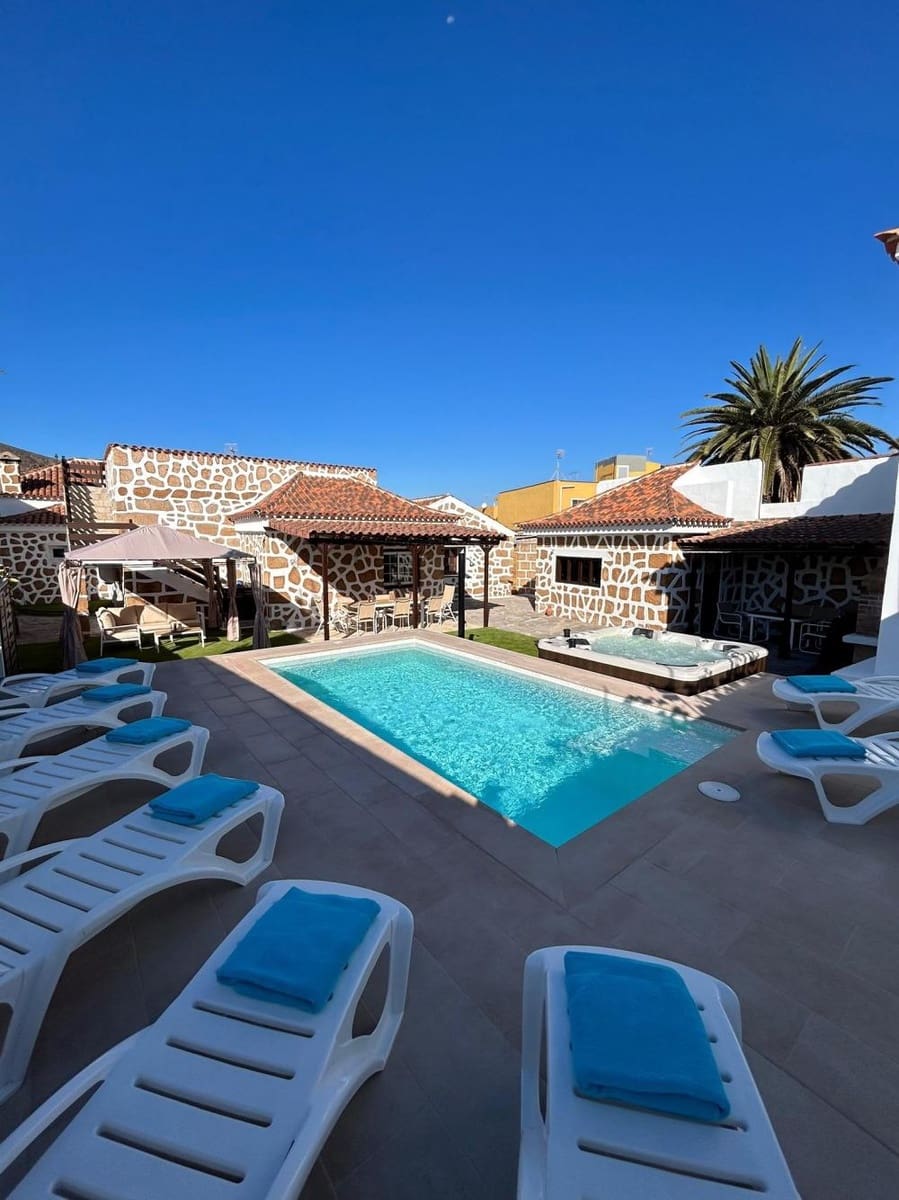 4 chambre Villa/Maison à vendre à San Miguel de Abona avec piscine - 620 000 € (Ref: 9942510)