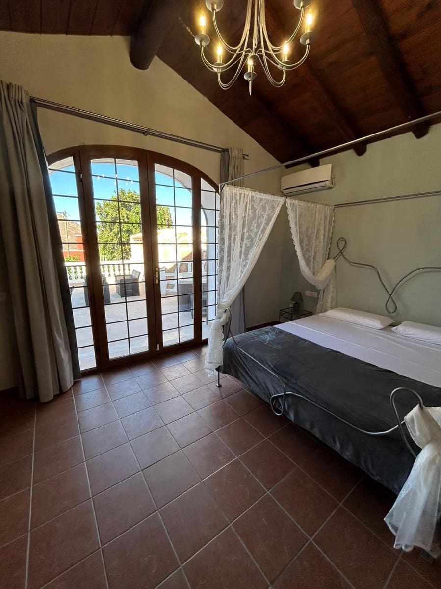 4 chambre Villa/Maison à vendre à San Miguel de Abona avec piscine - 620 000 € (Ref: 9942510)