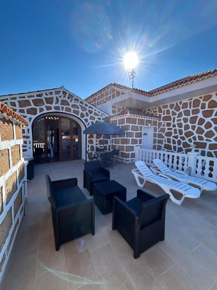 4 chambre Villa/Maison à vendre à San Miguel de Abona avec piscine - 620 000 € (Ref: 9942510)