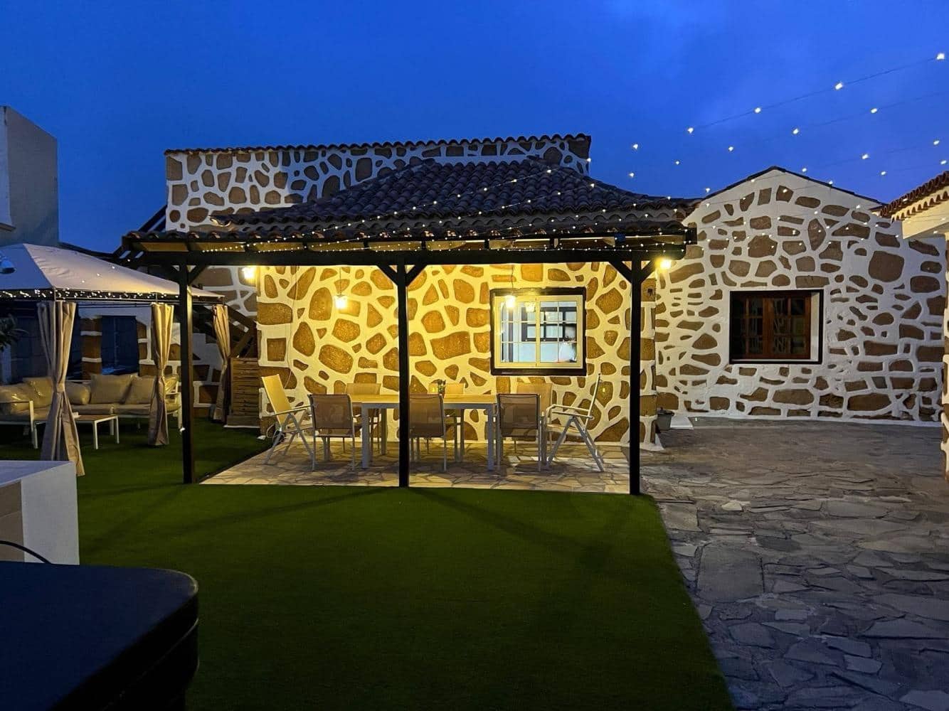 4 chambre Villa/Maison à vendre à San Miguel de Abona avec piscine - 620 000 € (Ref: 9942510)